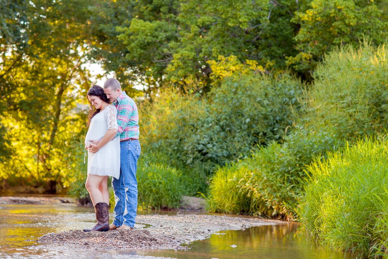 Maryland Rustic Maternity Pictures | Lauren Myers Photography