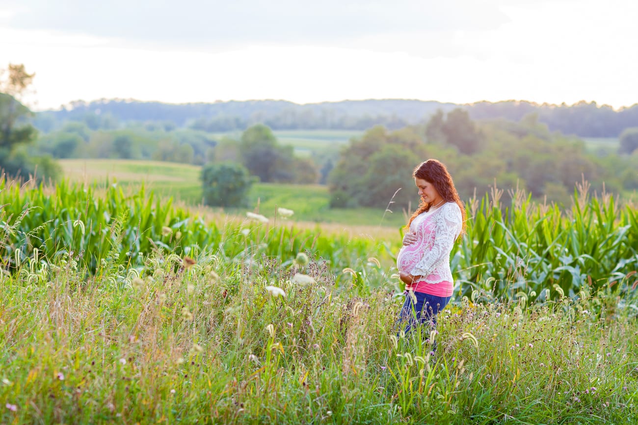 Maryland Rustic Maternity Pictures | Lauren Myers Photography