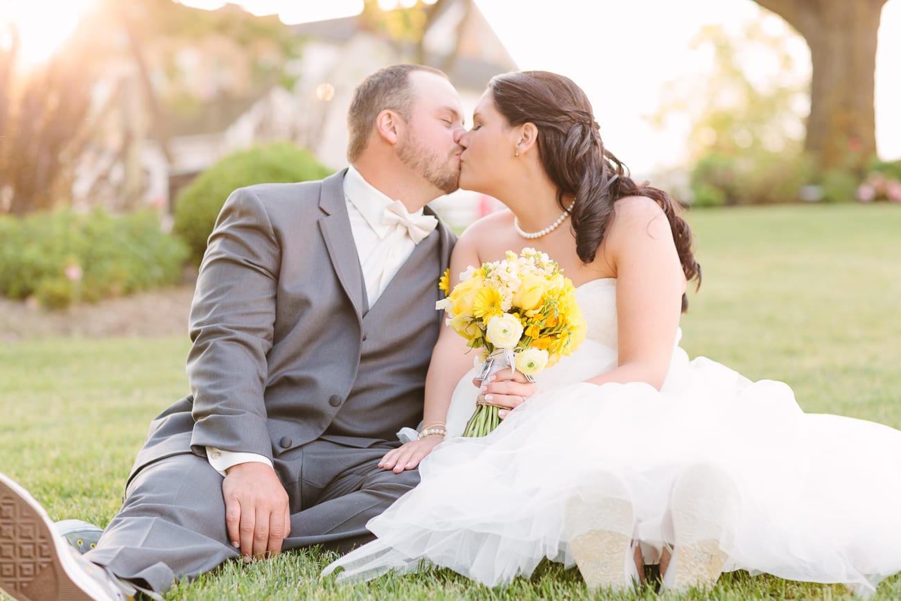 Walker's Overlook Frederick, Maryland Wedding | Yellow & Gray Spring Wedding