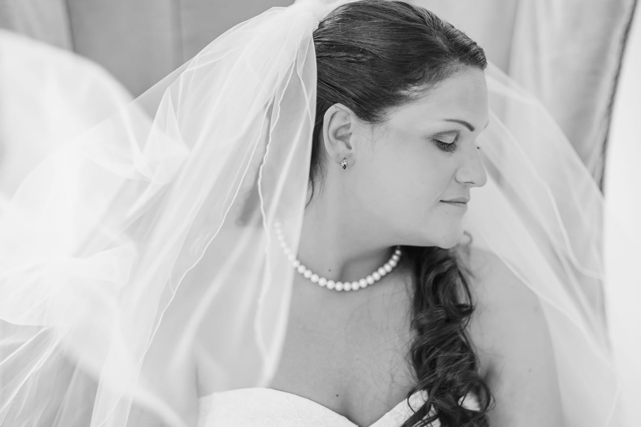Walker's Overlook- Frederick, Maryland Wedding | Lauren Myers Photography #YellowGrayWedding