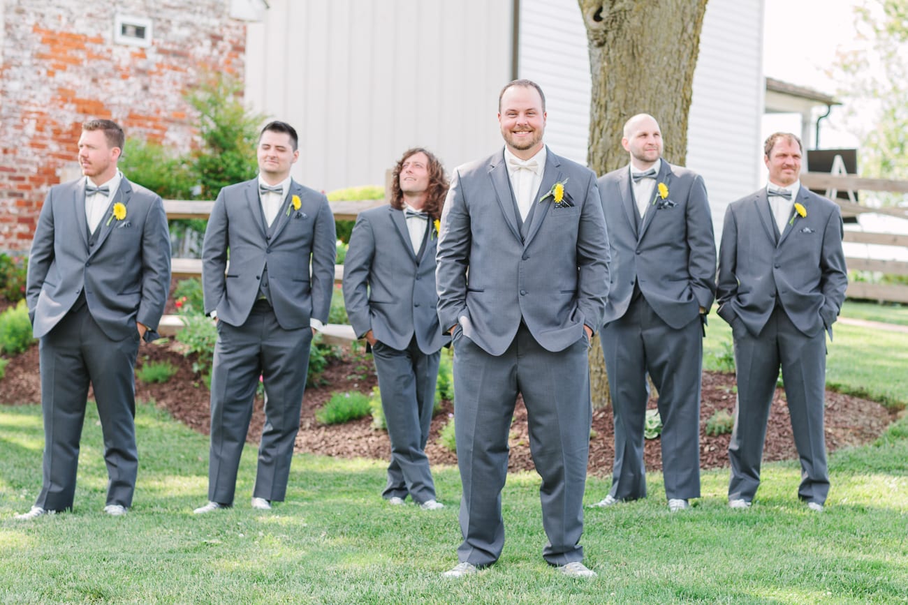 Walker's Overlook- Frederick, Maryland Wedding | Lauren Myers Photography #YellowGrayWedding