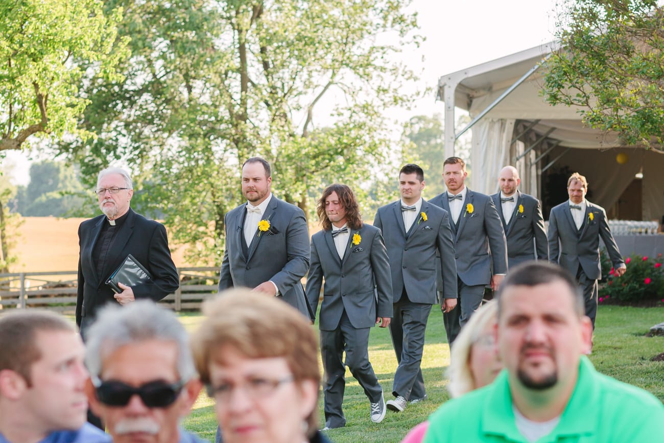 Walker's Overlook- Frederick, Maryland Wedding | Lauren Myers Photography #YellowGrayWedding