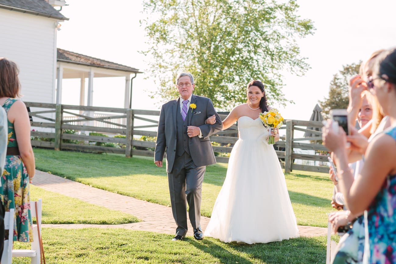 Walker's Overlook- Frederick, Maryland Wedding | Lauren Myers Photography #YellowGrayWedding