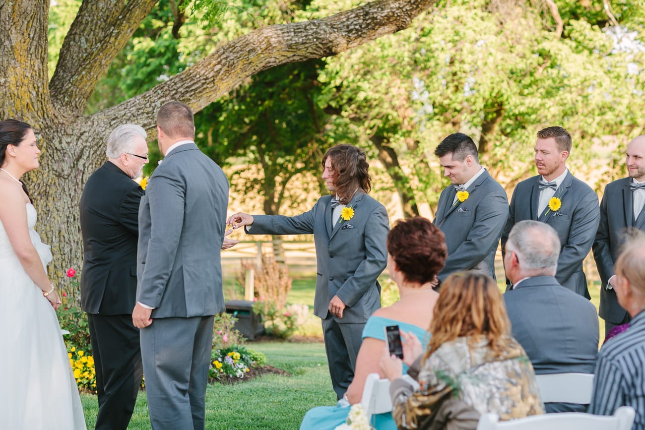Walker's Overlook- Frederick, Maryland Wedding | Lauren Myers Photography #YellowGrayWedding