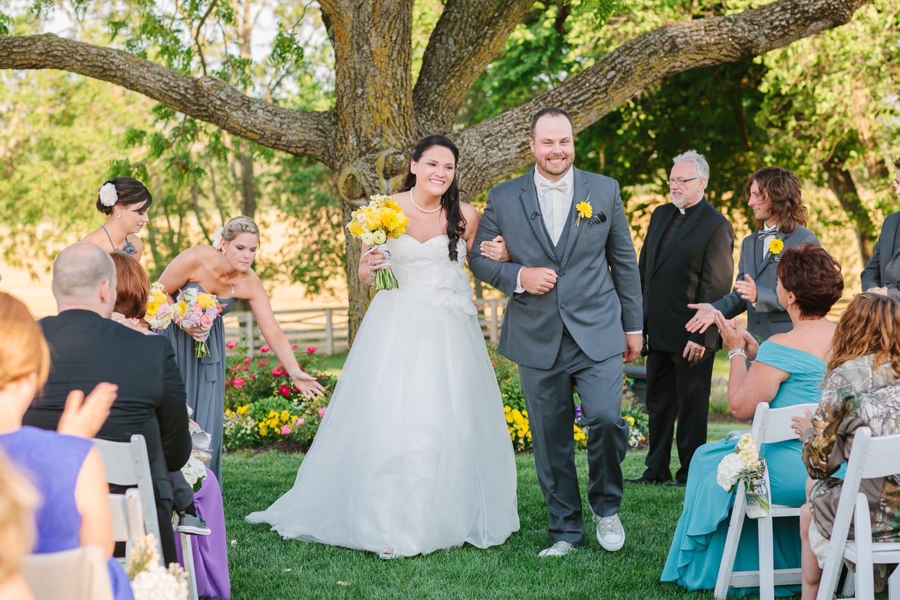 Walker's Overlook- Frederick, Maryland Wedding | Lauren Myers Photography #YellowGrayWedding