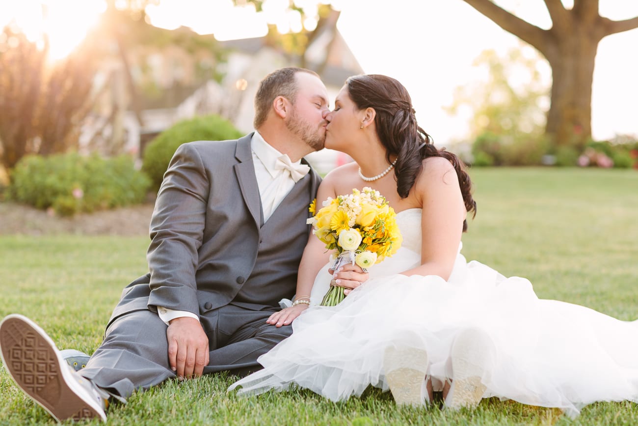 Walker's Overlook- Frederick, Maryland Wedding | Lauren Myers Photography #YellowGrayWedding