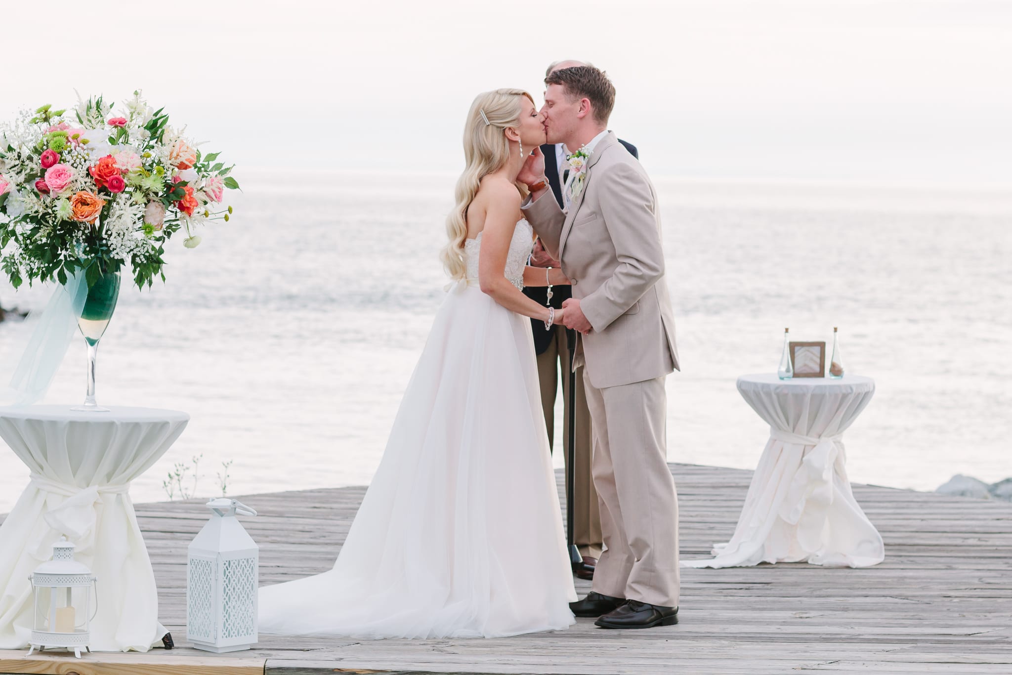 Silver Swan Bayside Wedding // Queen’s Anne Marina- Maryland. Lauren Myers Photography- #NauticalWedding #ChesapeakeBayWedding #Wedding #BadgleyMischka