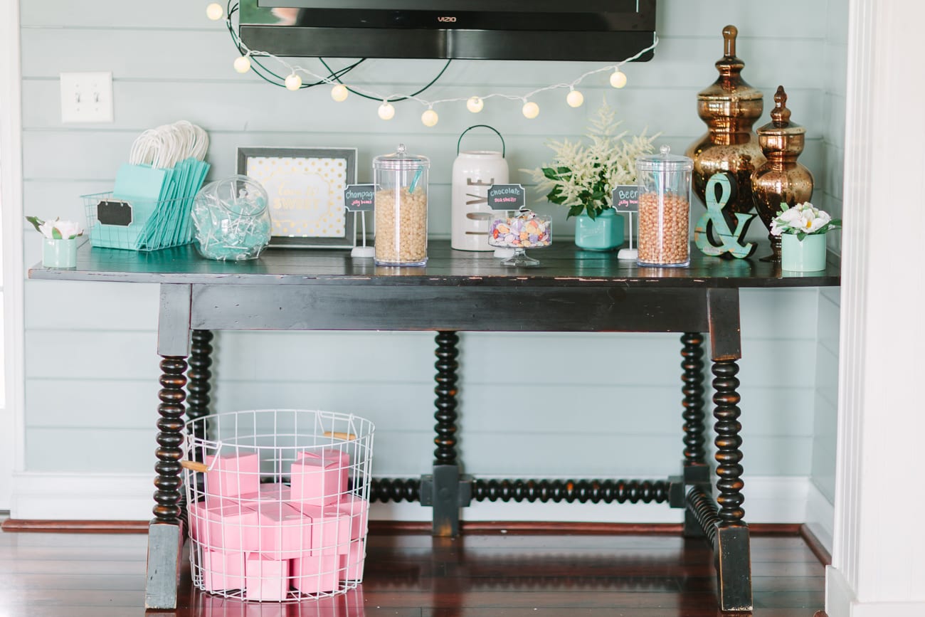 Silver Swan Bayside Wedding // Queen’s Anne Marina- Maryland. Lauren Myers Photography- #NauticalWedding #ChesapeakeBayWedding #Wedding #BadgleyMischka
