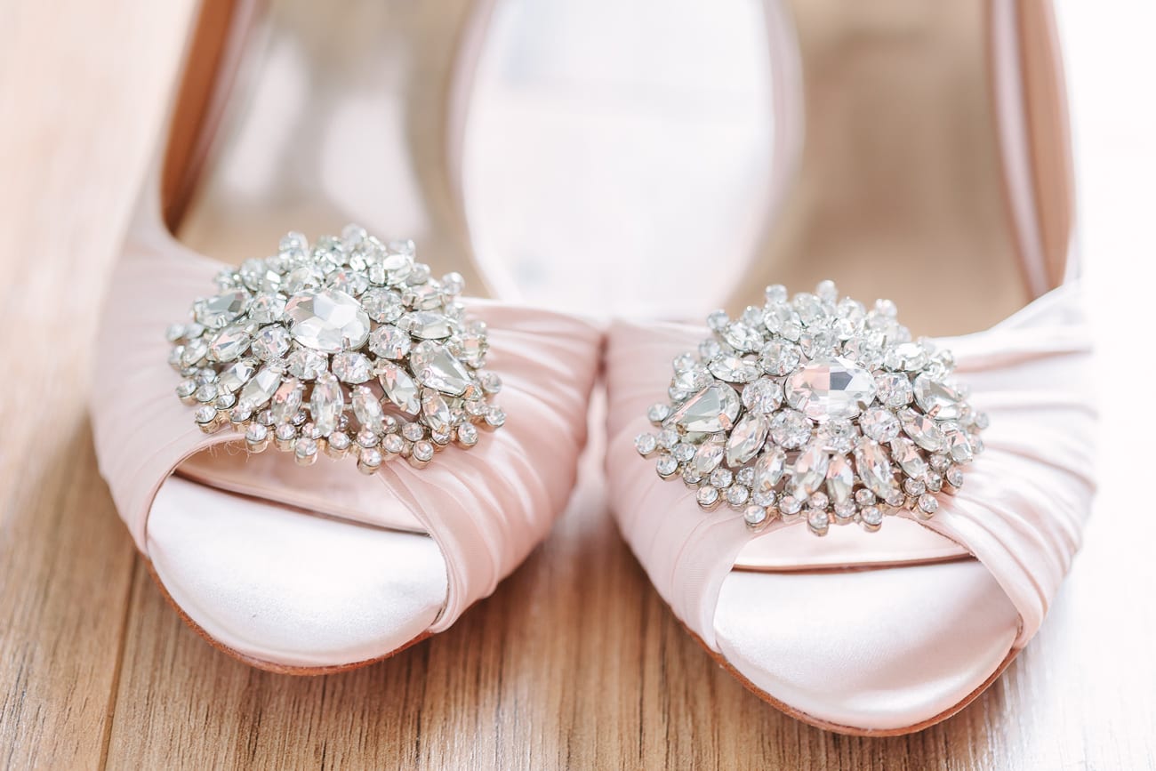 Silver Swan Bayside Wedding // Queen’s Anne Marina- Maryland. Lauren Myers Photography- #NauticalWedding #ChesapeakeBayWedding #Wedding #BadgleyMischka