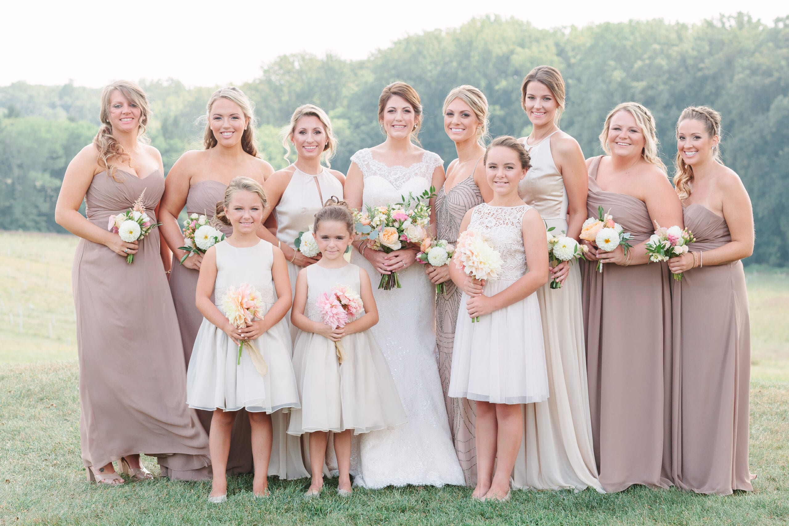Romantic Fall Wedding at Belmont Manor | Photography by Lauren Myers Photography #EED #champagnewedding #romantic