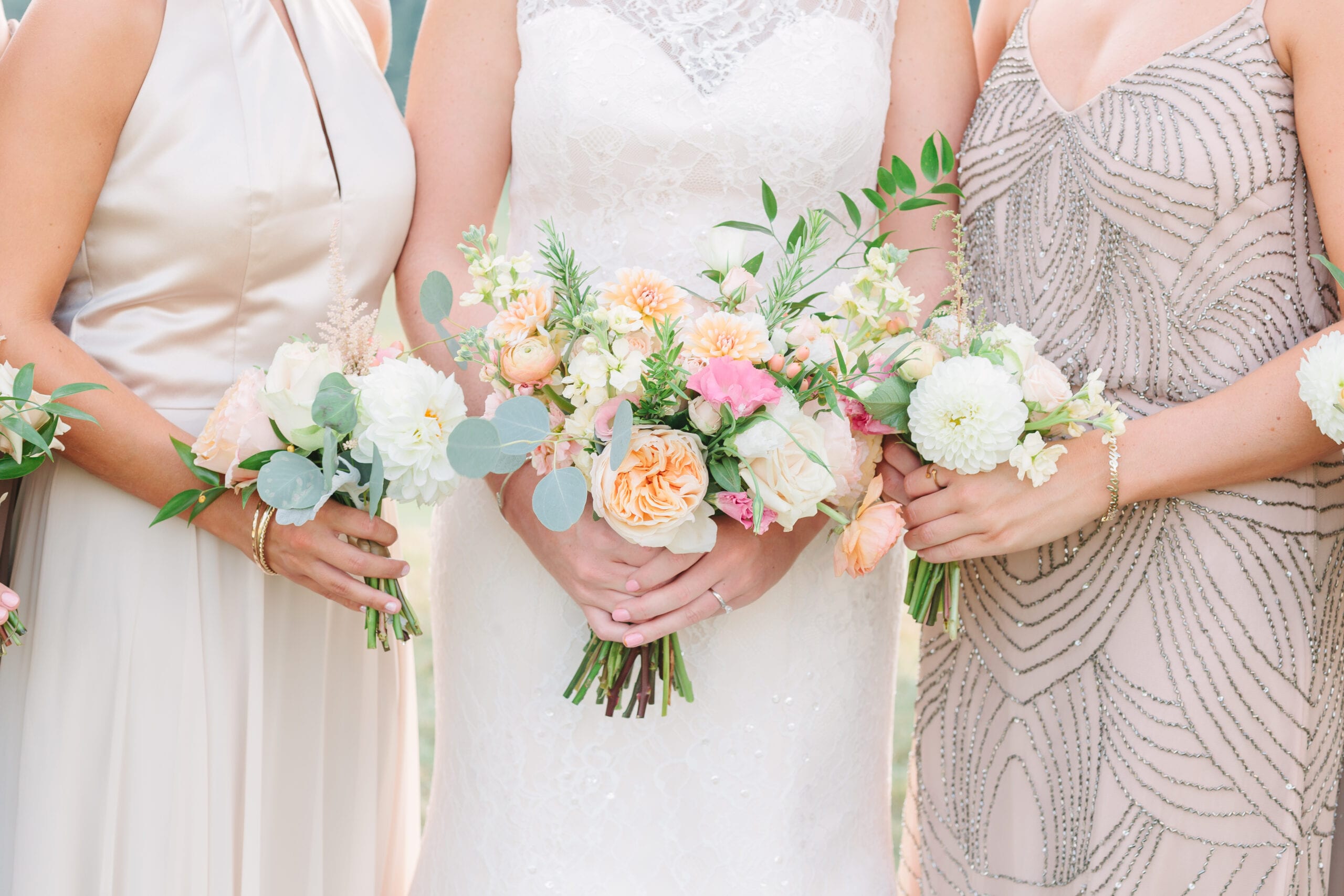 Romantic Fall Wedding at Belmont Manor | Photography by Lauren Myers Photography #EED #champagnewedding #romantic