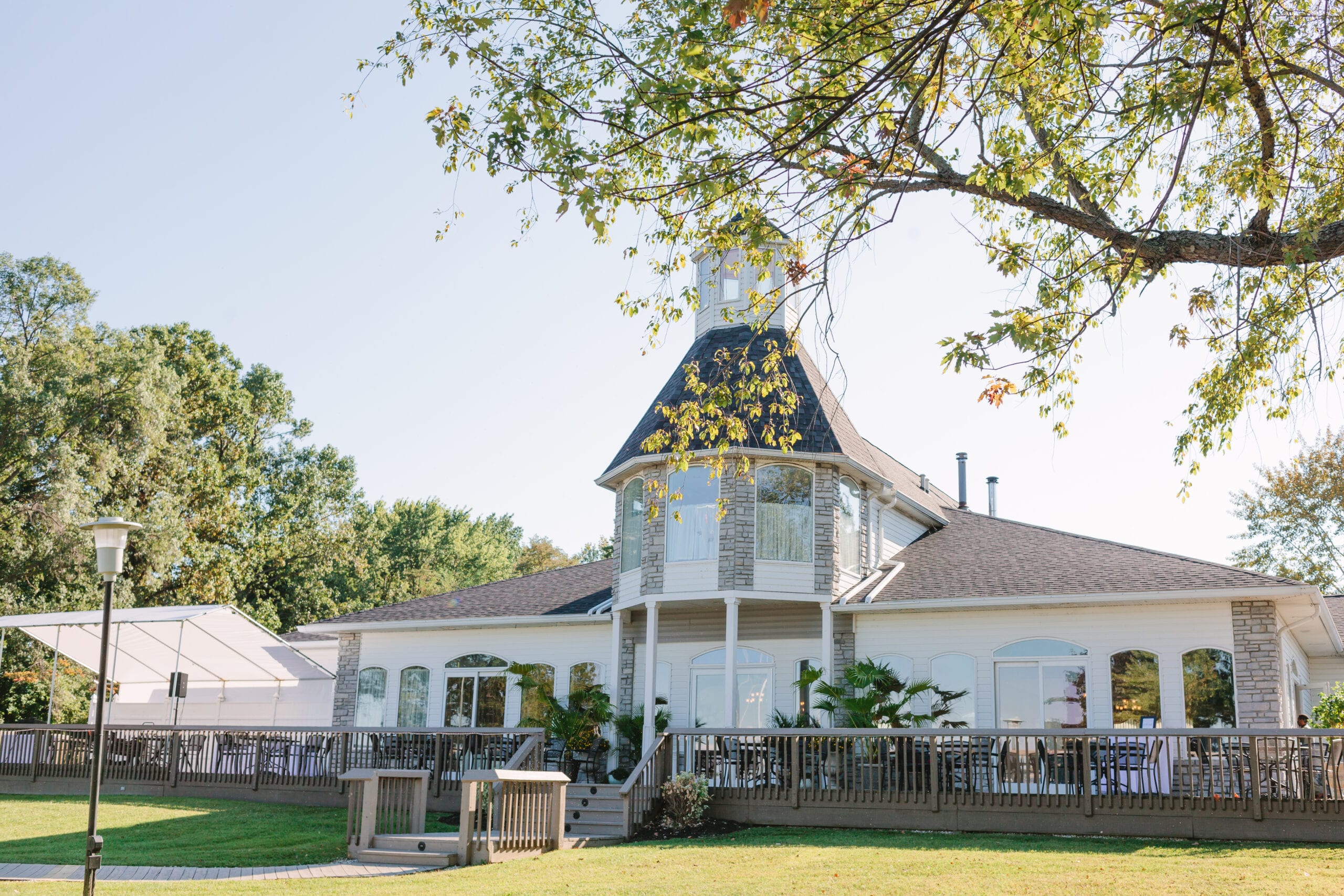 Eastern Yacht Club Wedding by Lauren Myers Photography