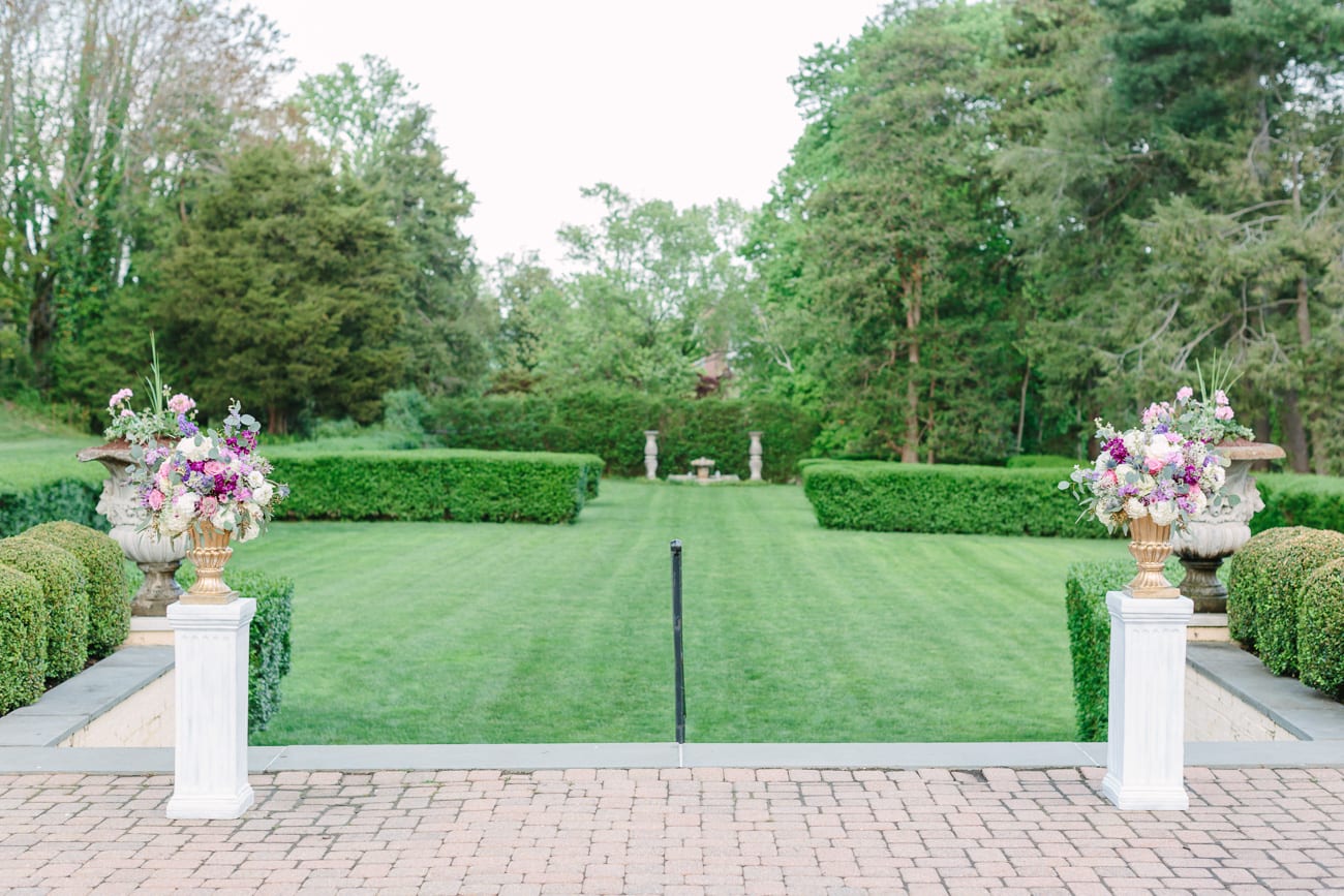 Evergreen Museum & Library Wedding by Lauren Myers Photography #RomanticWedding #EvergreenMuseum #BaltimoreWedding #NavyLavenderWedding